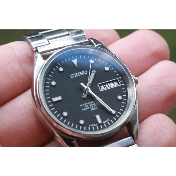 Vintage 1973 Seiko Automatic Mens Silver Watch W/daydate & Black accents - Picture 8 of 8